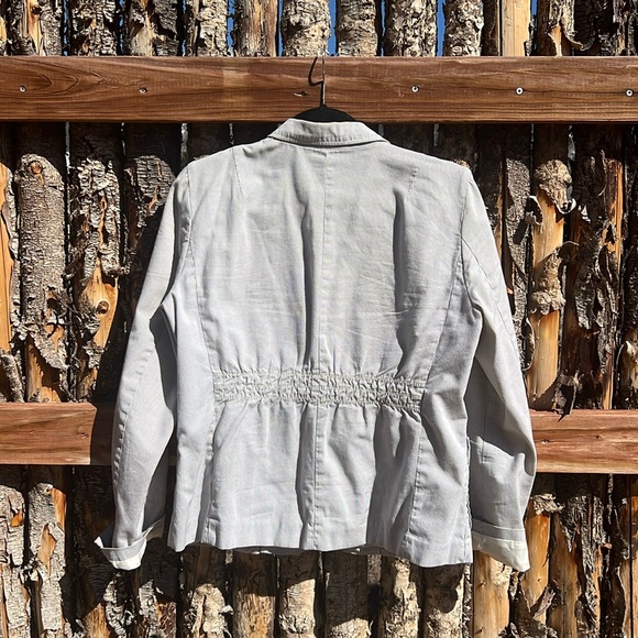 Fantastic spring jacket. Vintage J Crew. Fabulous with the cuffs rolled or not! - Picture 3 of 3